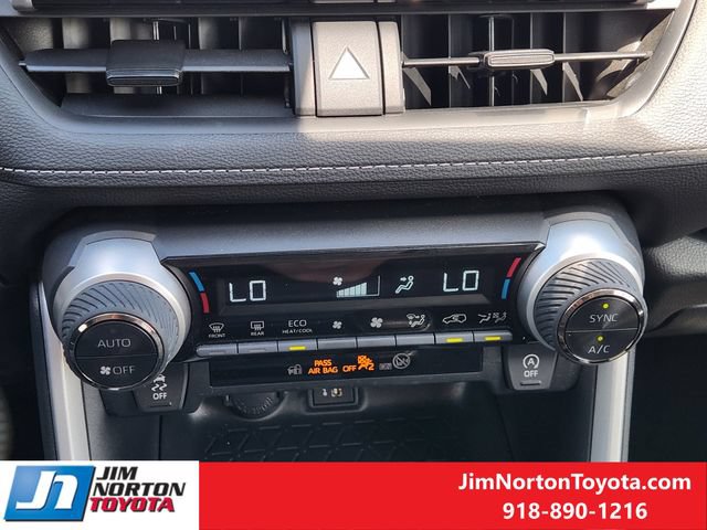 Used 2025 Toyota RAV4 XLE FWD image 20