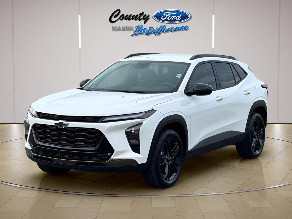Used 2025 Chevrolet Trax ACTIV w/ Driver Confidence Package FWD image 2