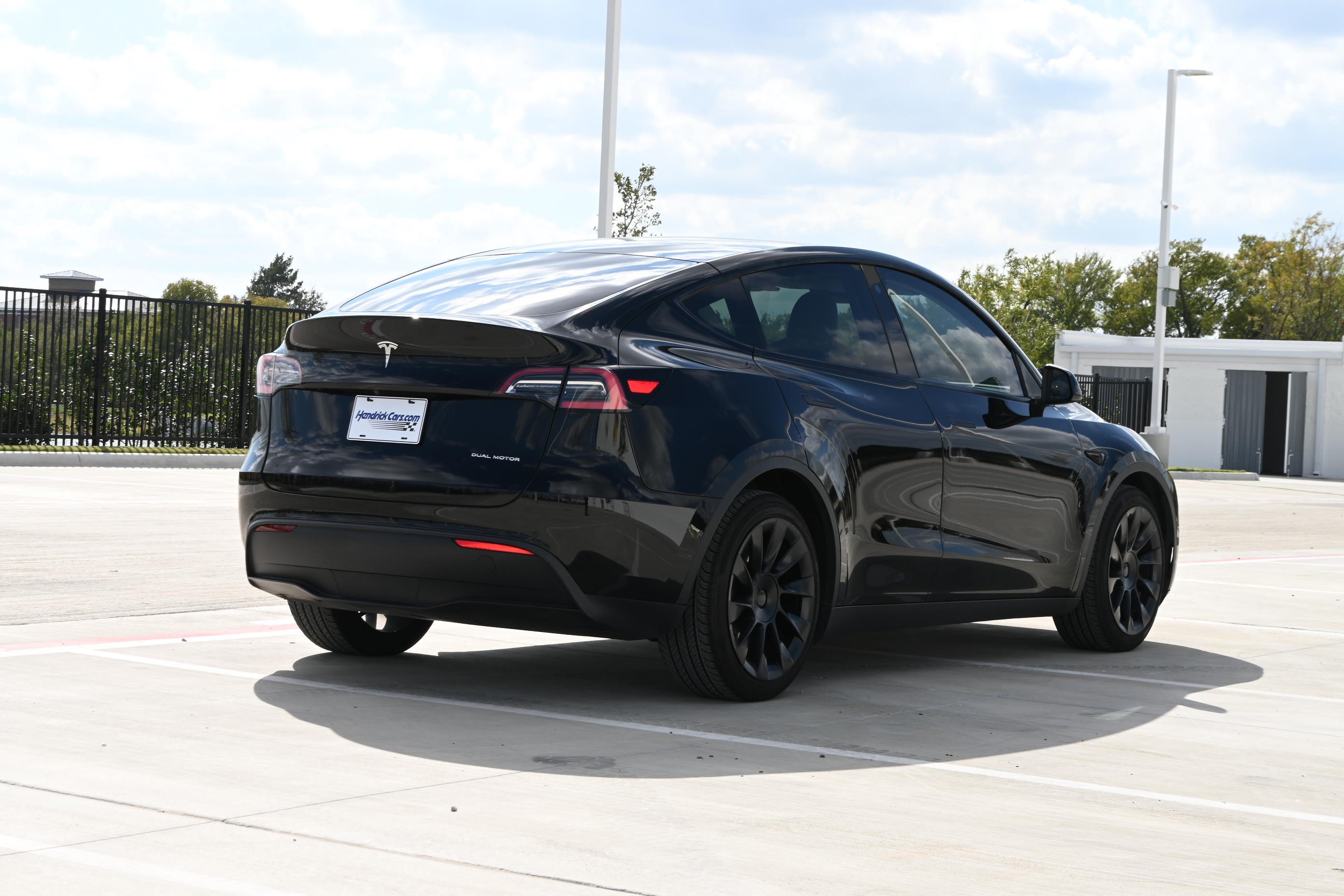 Used 2021 Tesla Model Y Long Range AWD/4WD image 9