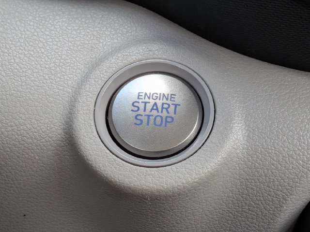 Used 2025 Hyundai Venue SEL FWD image 30
