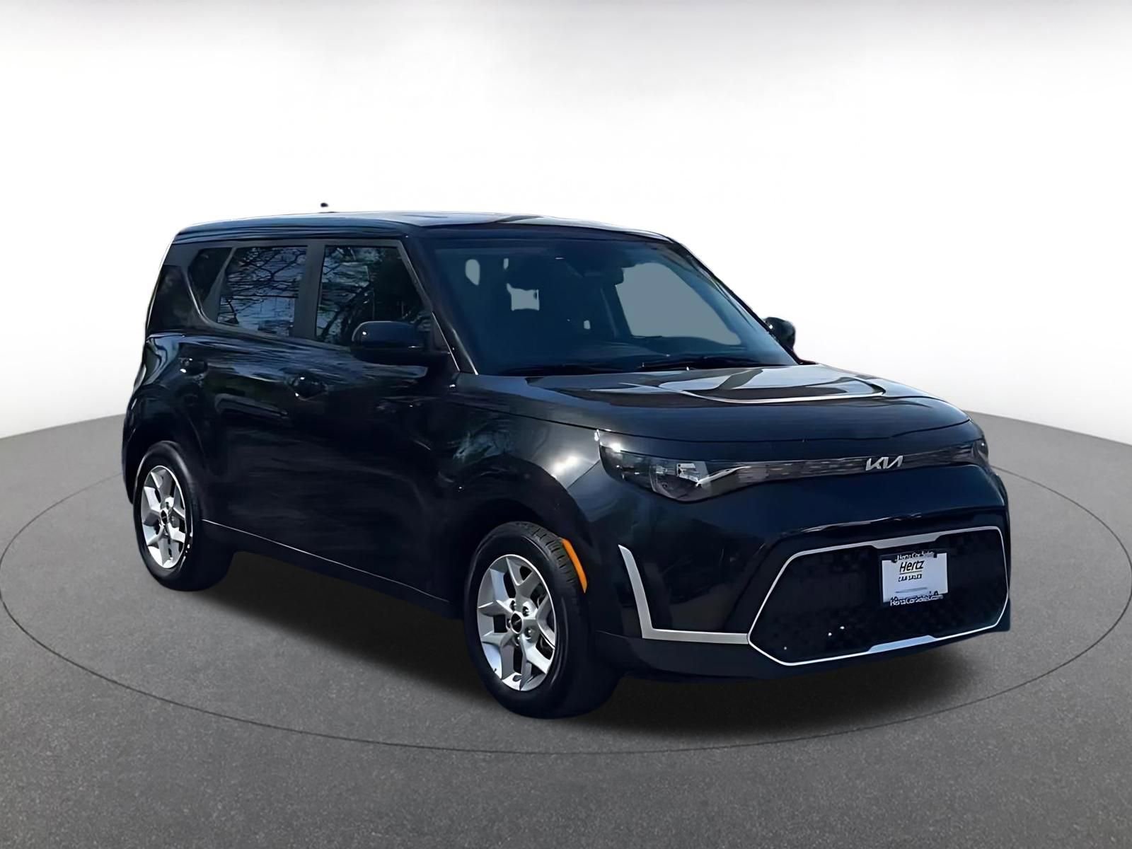 Used 2025 Kia Soul LX w/ LX Technology Package image 3