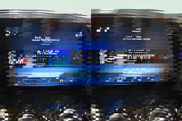 New 2025 Mercedes-Benz GLB 250 4MATIC image 8