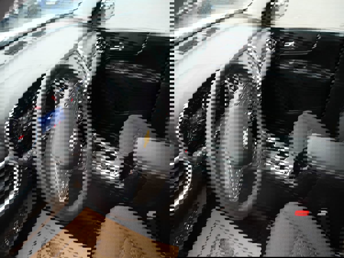 Used 2020 Chevrolet Equinox LT image 12