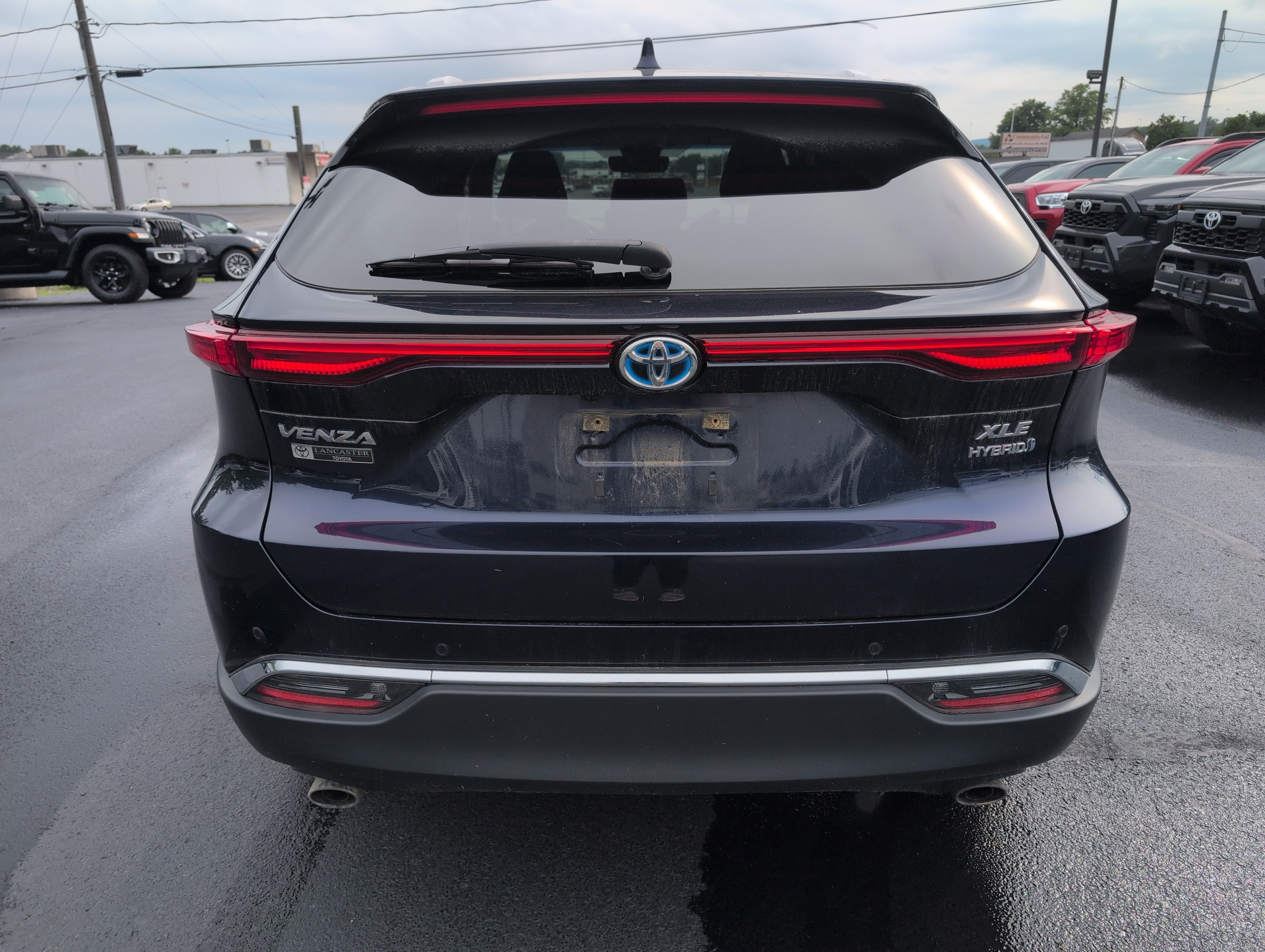 Used 2021 Toyota Venza XLE w/ Softex Package AWD/4WD image 4