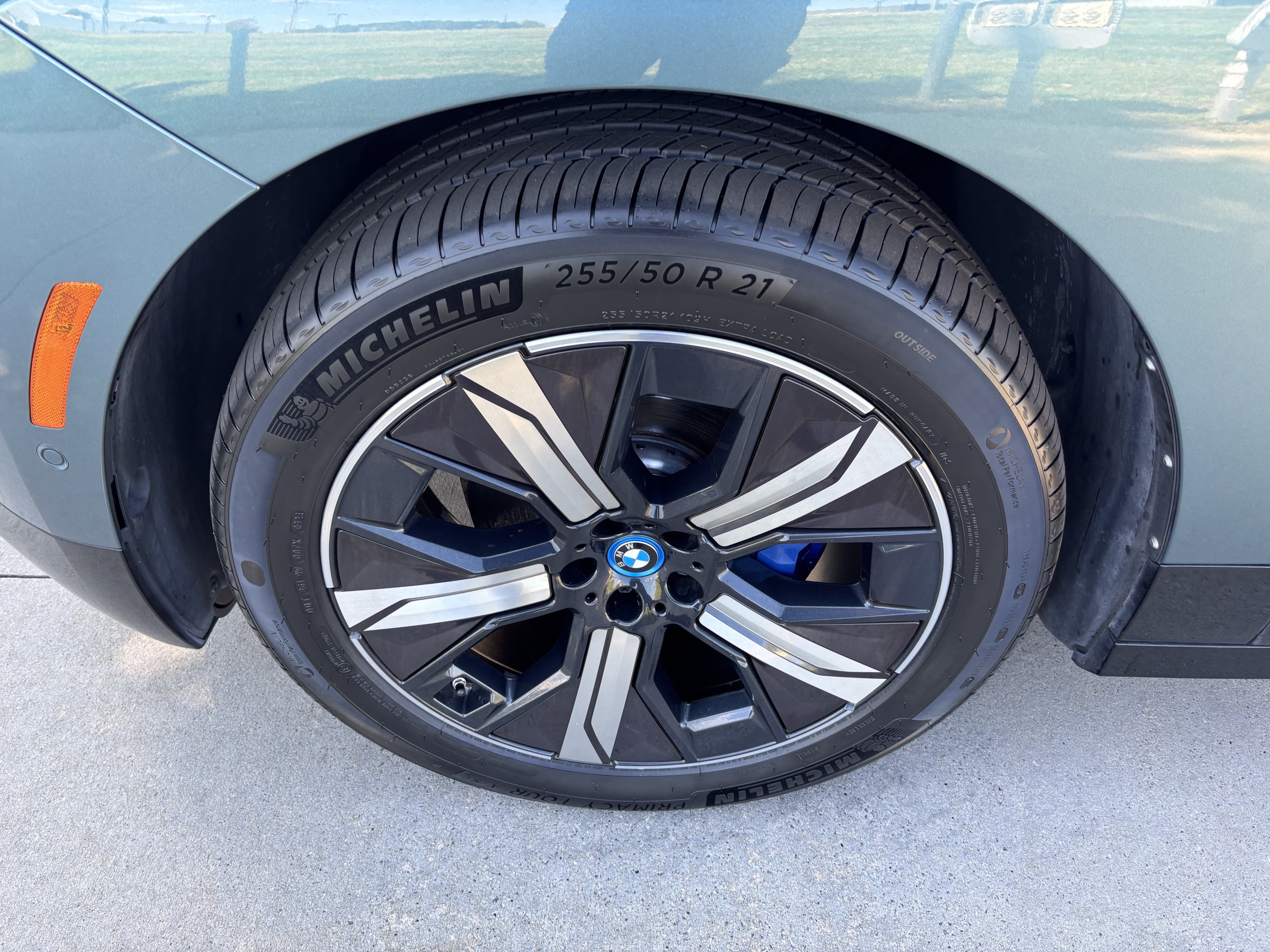 Certified 2024 BMW iX xDrive50 w/ Premium Package AWD/4WD image 13