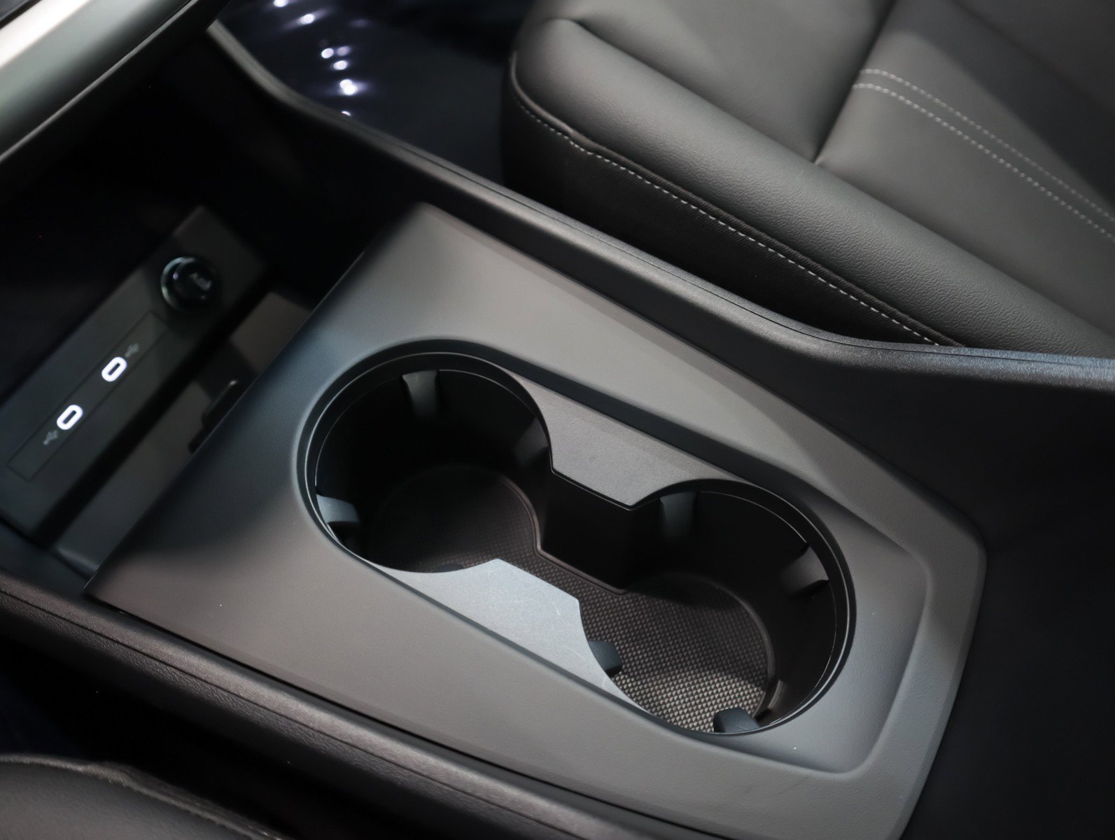 Certified 2024 Audi Q4 e-tron Premium Plus w/ Premium Plus image 18