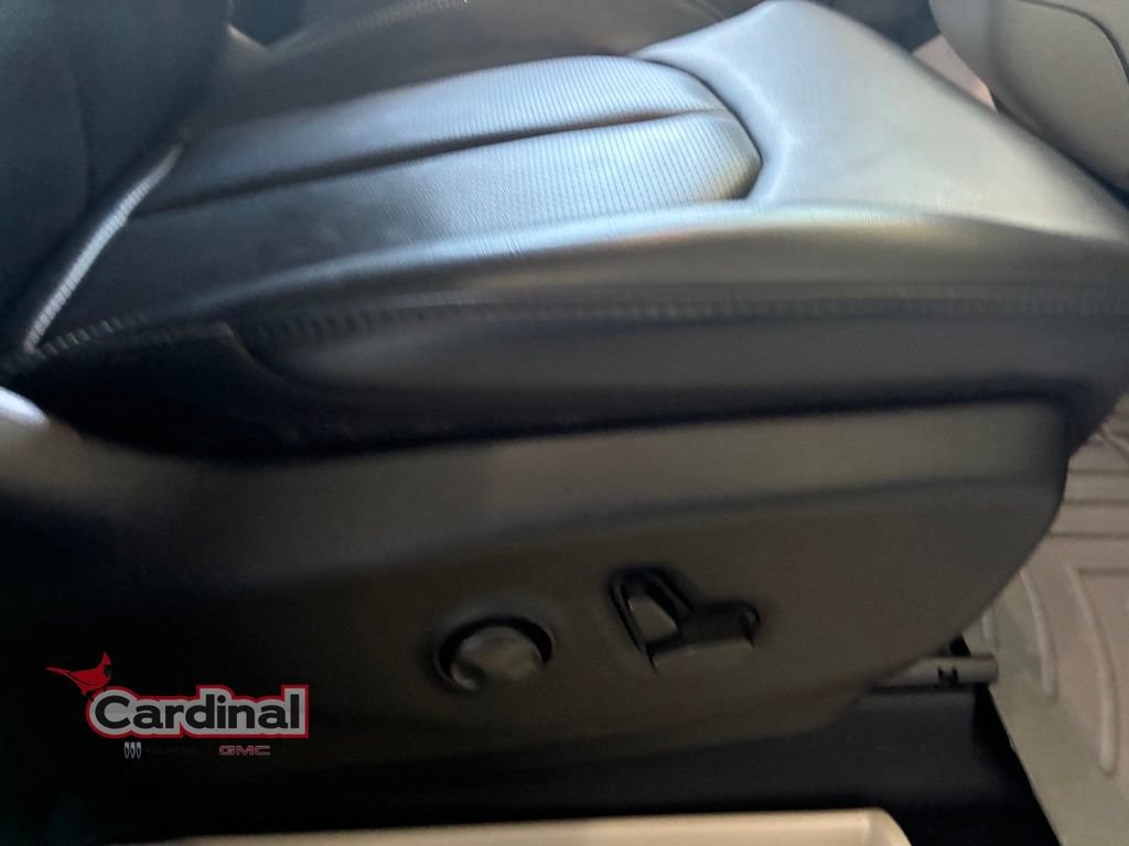 Used 2023 Chrysler Pacifica Touring-L w/ Uconnect Theater Family Group AWD/4WD image 20
