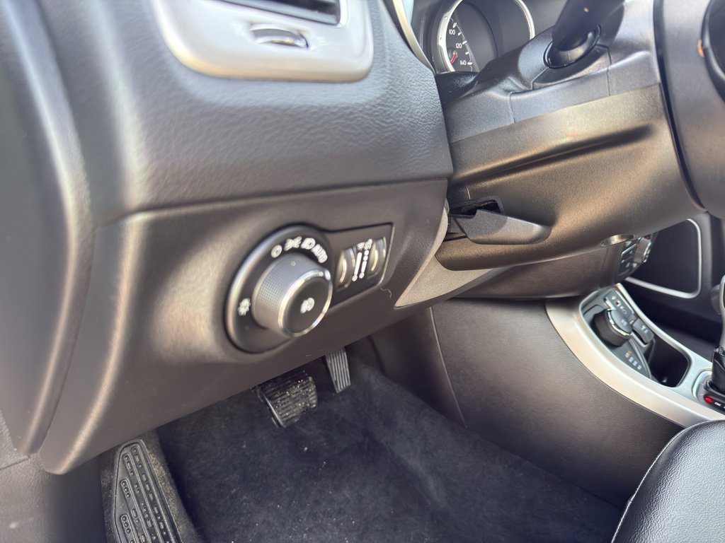 Used 2020 Jeep Compass Latitude w/ Cold Weather Group image 14