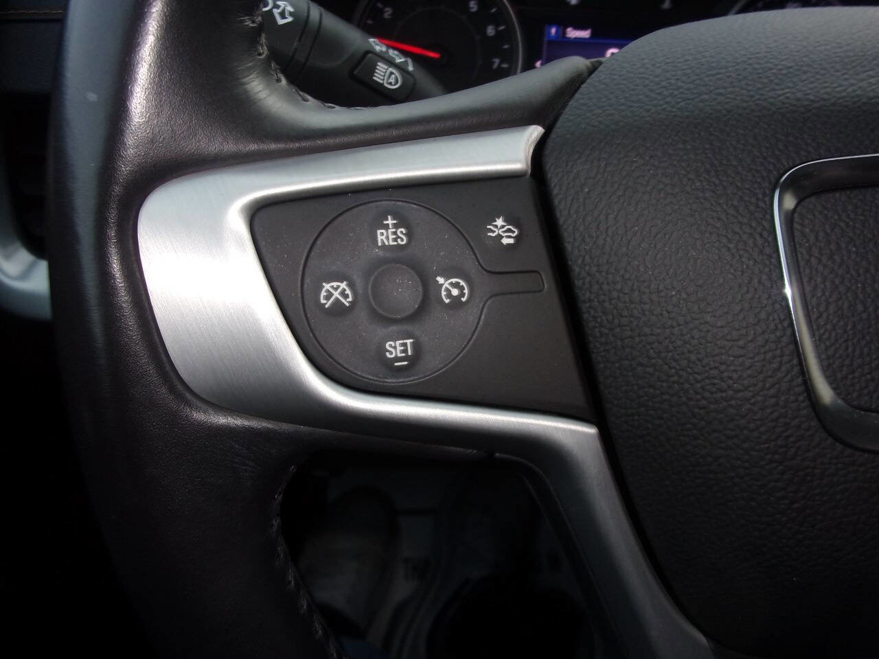 Used 2021 GMC Terrain SLE w/ Driver Convenience Package AWD/4WD image 23