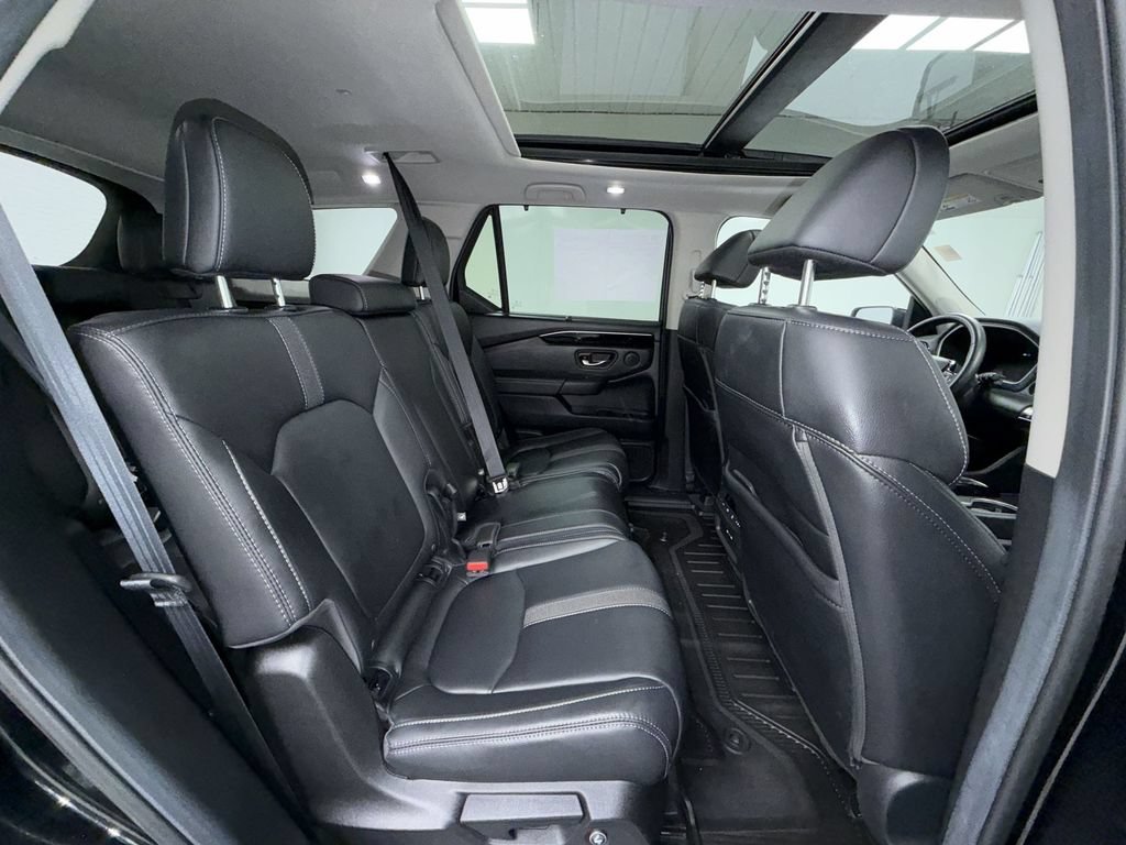 Used 2024 Honda Pilot Touring image 18