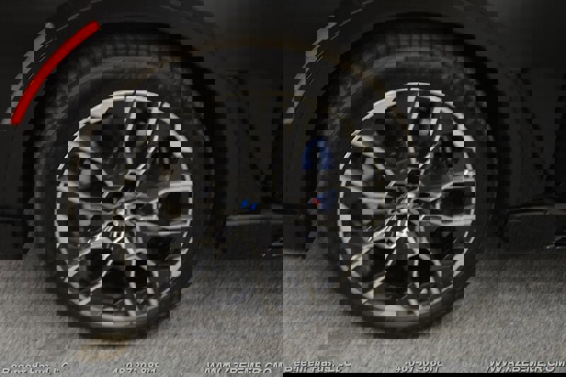 Used 2023 BMW X7 M60i w/ Climate Comfort Package image 48