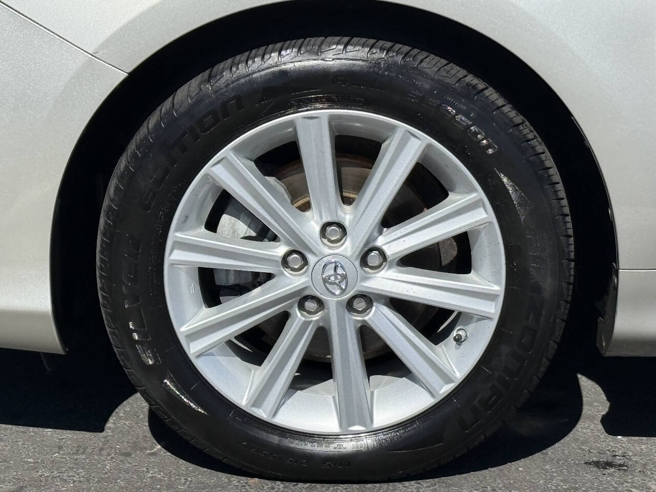 Used 2014 Toyota Camry XLE w/ Convenience Package FWD image 9