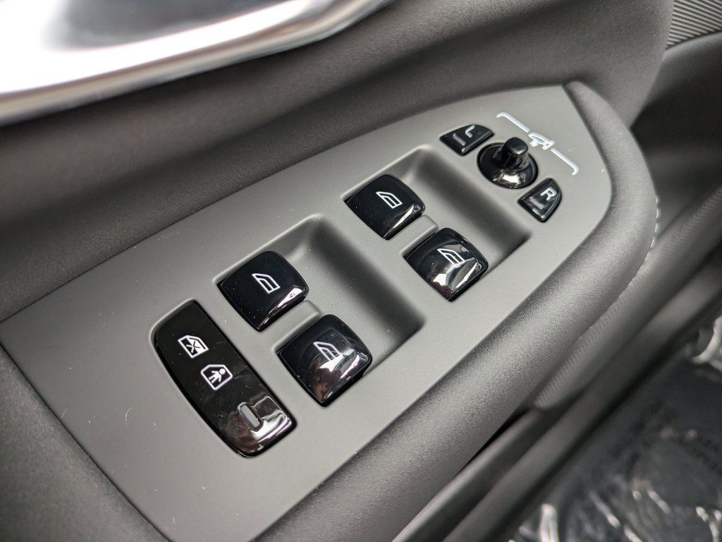 New 2027 Volvo XC90 B6 Ultra AWD/4WD image 24