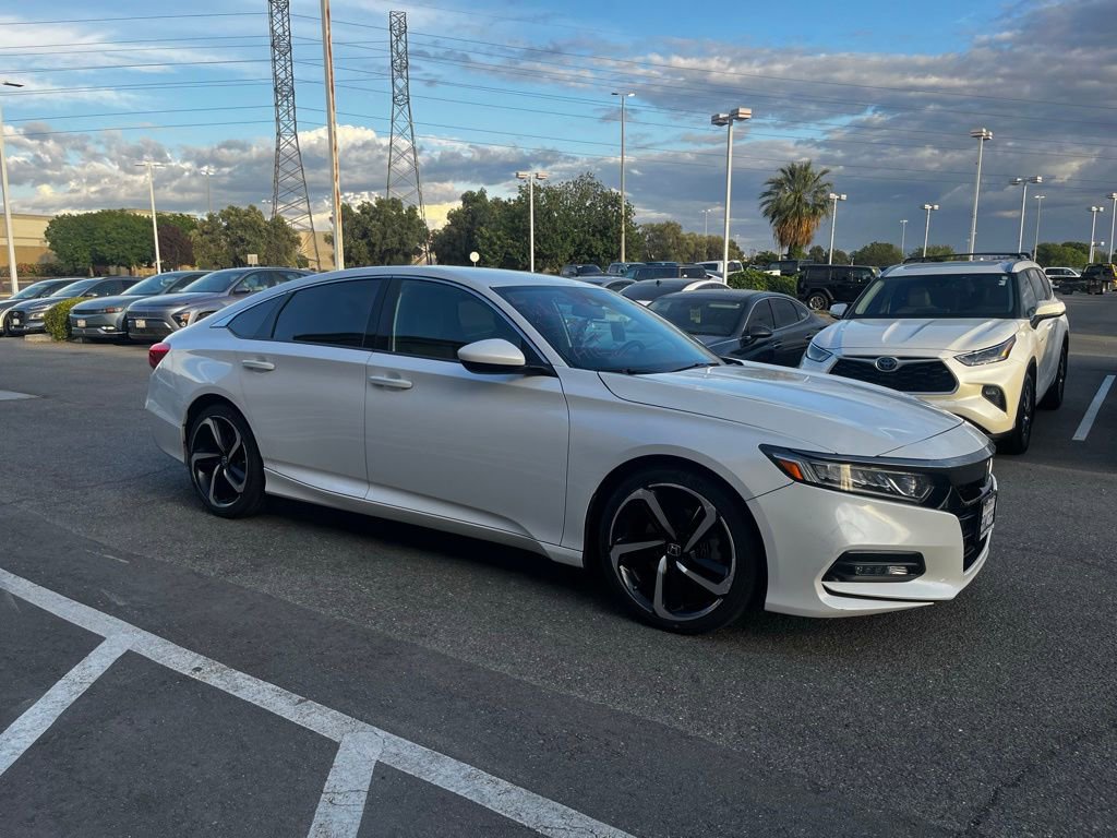 Used 2018 Honda Accord Sport image 4