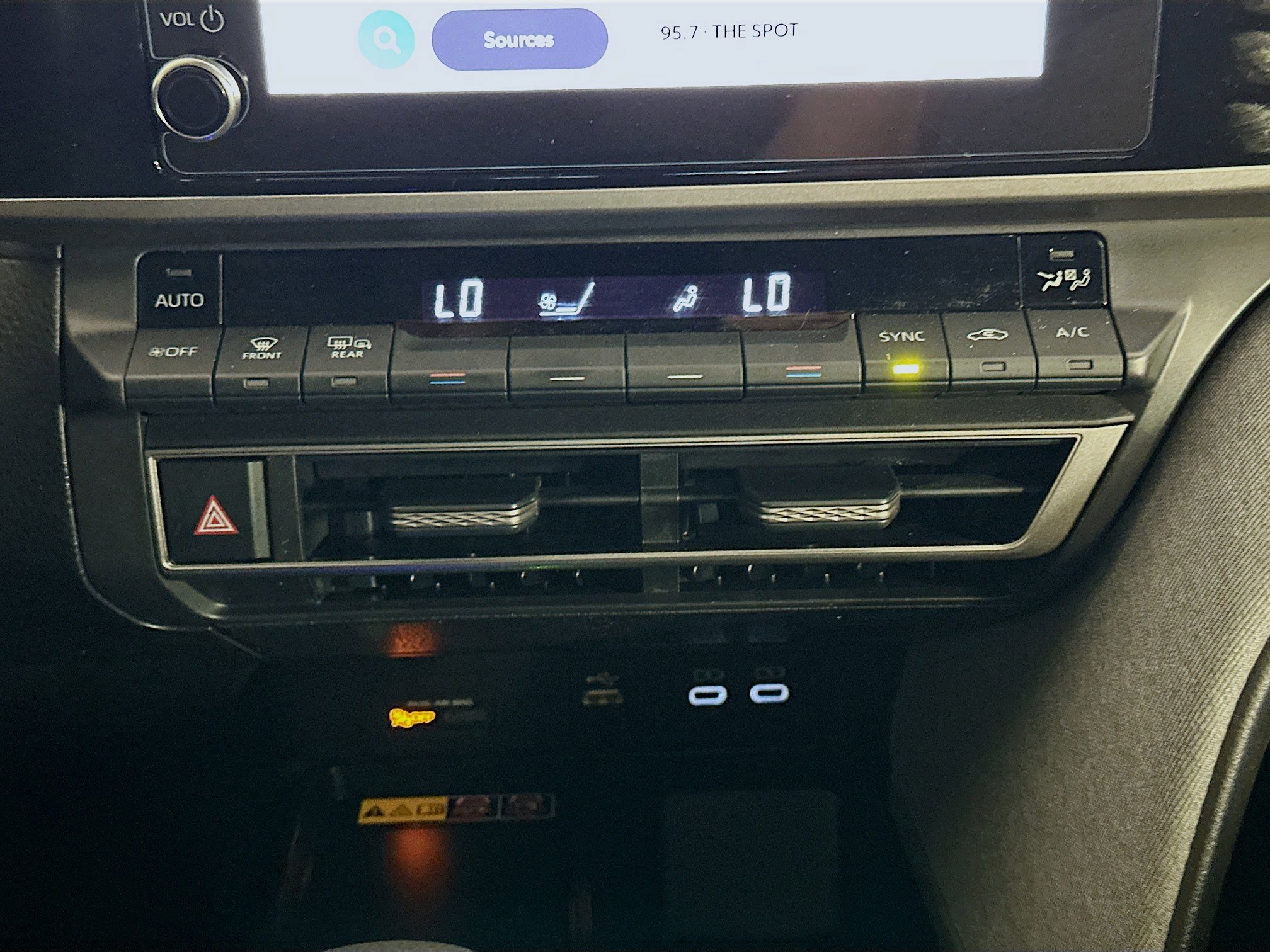 Used 2025 Toyota Camry LE FWD image 23