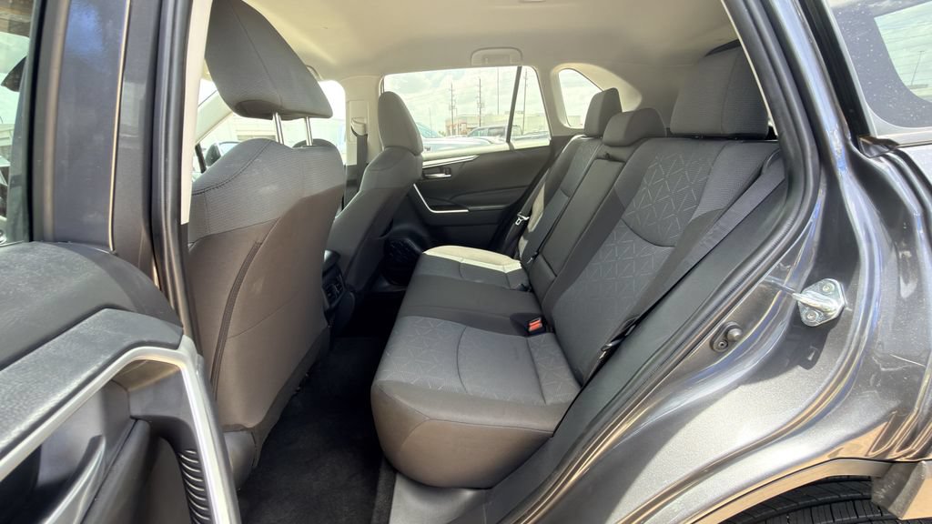 Used 2025 Toyota RAV4 XLE FWD image 27