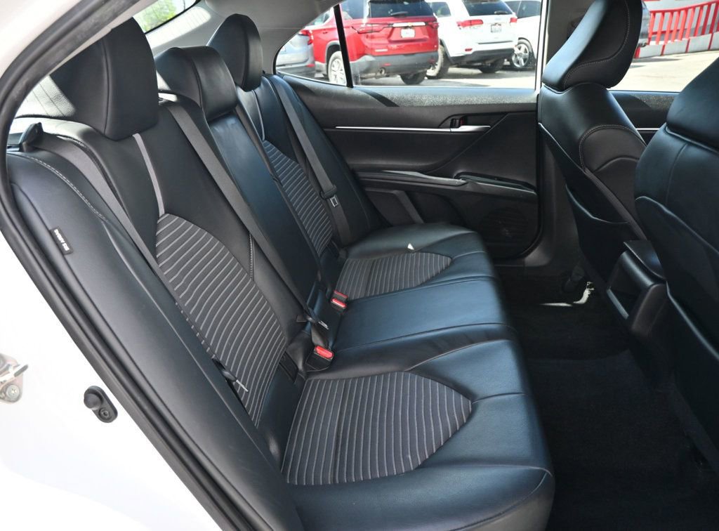 Used 2020 Toyota Camry SE w/ Carpet Mat Package image 17