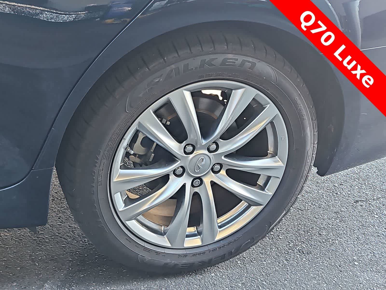 Used 2019 INFINITI Q70 Luxe RWD image 12