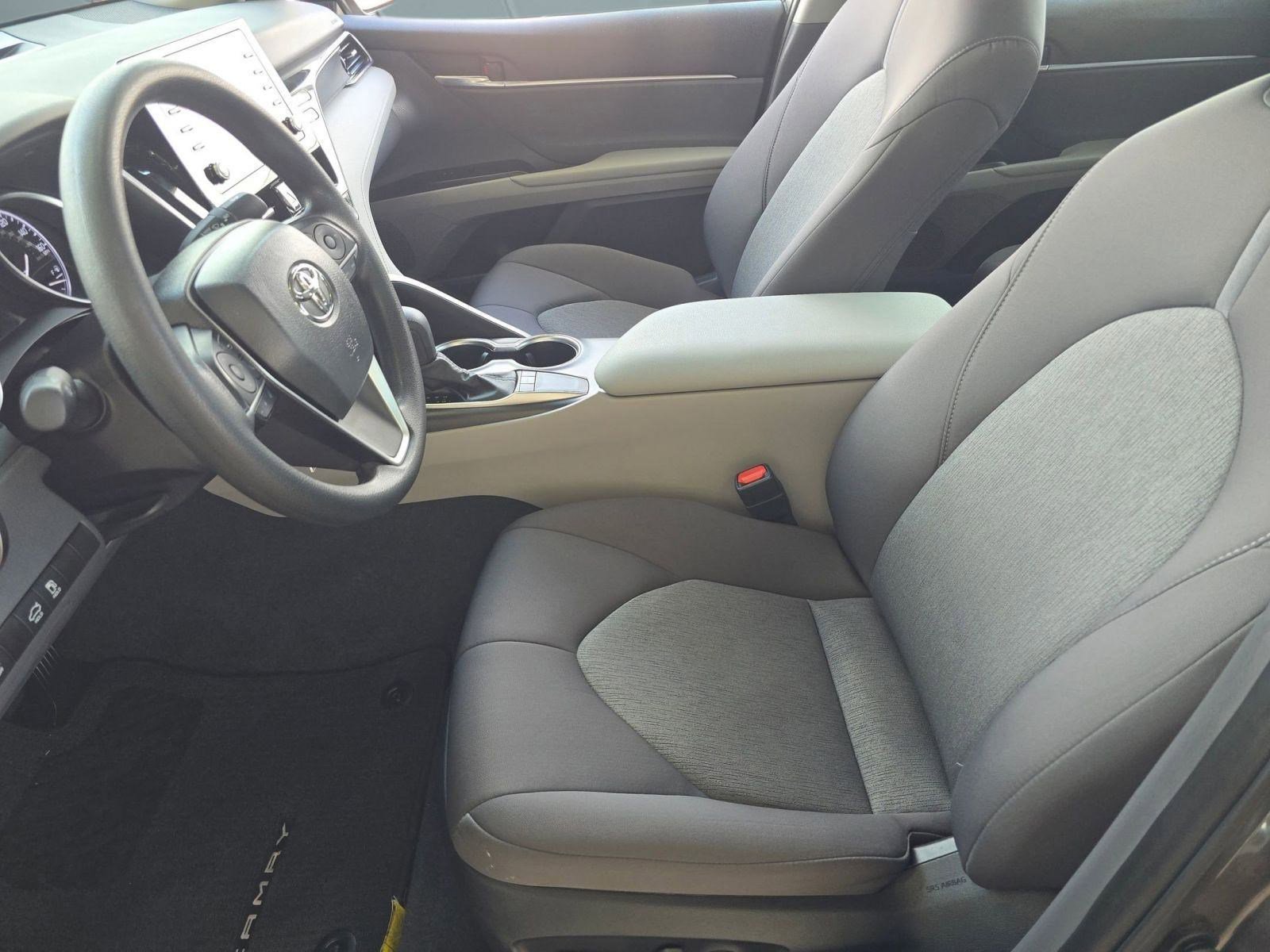 Used 2024 Toyota Camry LE image 4