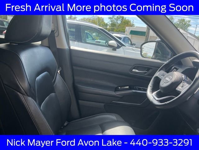 Used 2024 Nissan Pathfinder SL w/ SL Premium Package AWD/4WD image 12