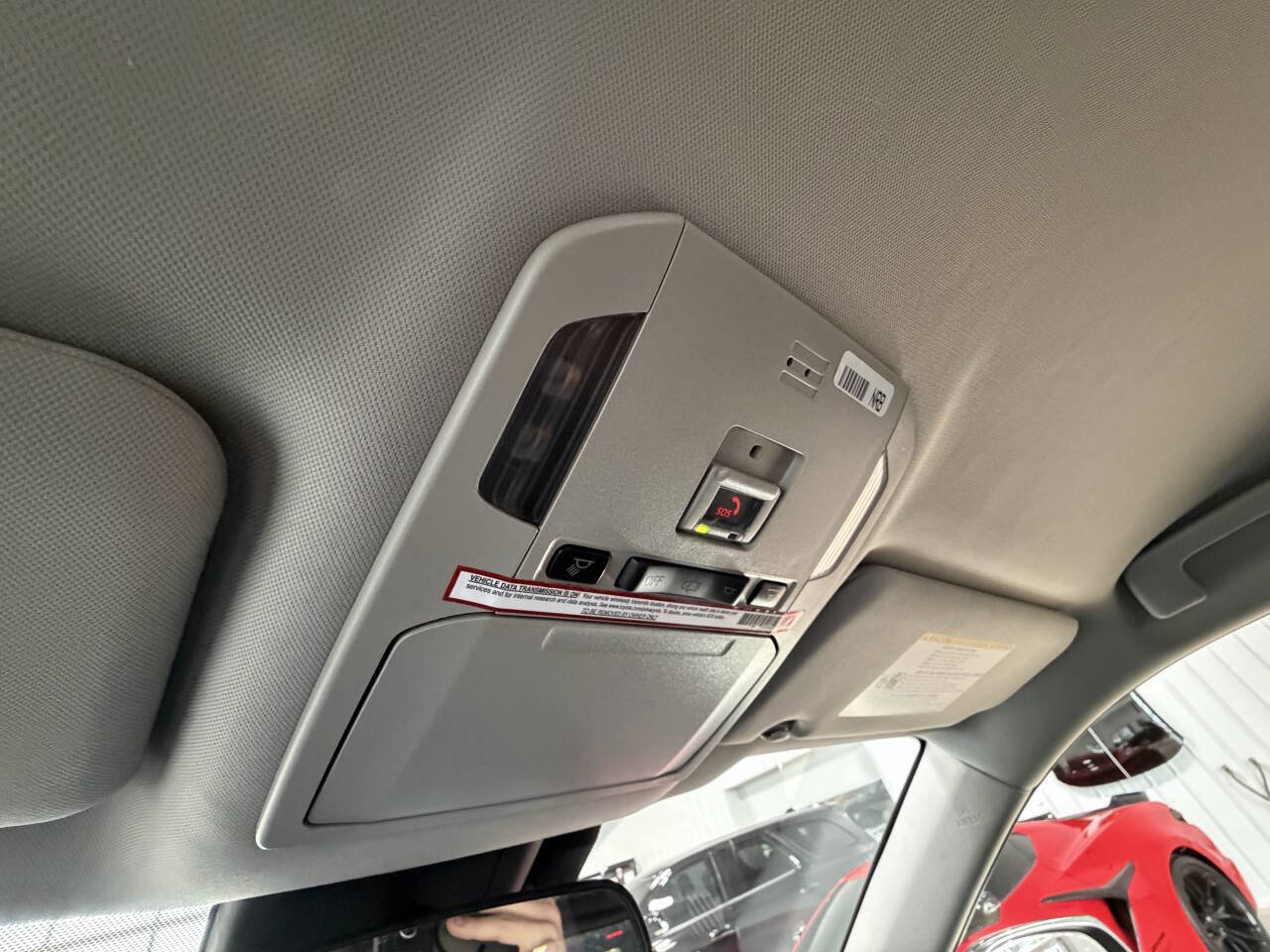 Used 2020 Toyota Highlander LE image 27