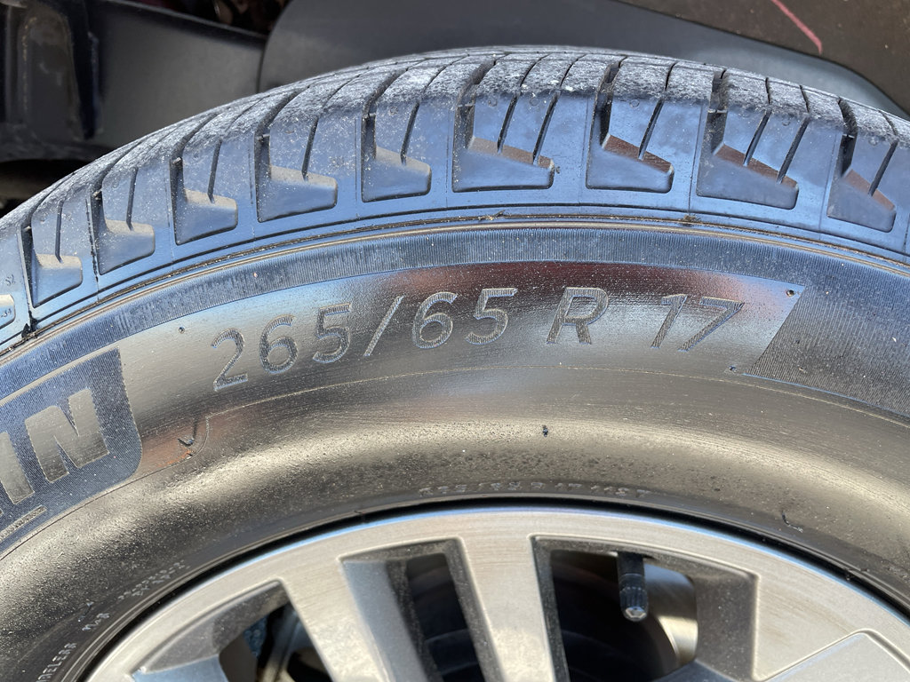 Certified 2025 Nissan Frontier SV image 25