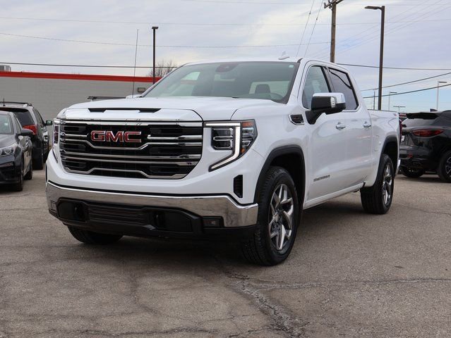 Used 2023 GMC Sierra 1500 SLT w/ SLT Convenience Package image 4