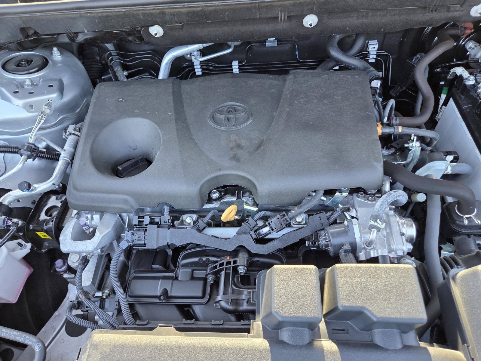 Used 2025 Toyota RAV4 LE AWD/4WD image 23