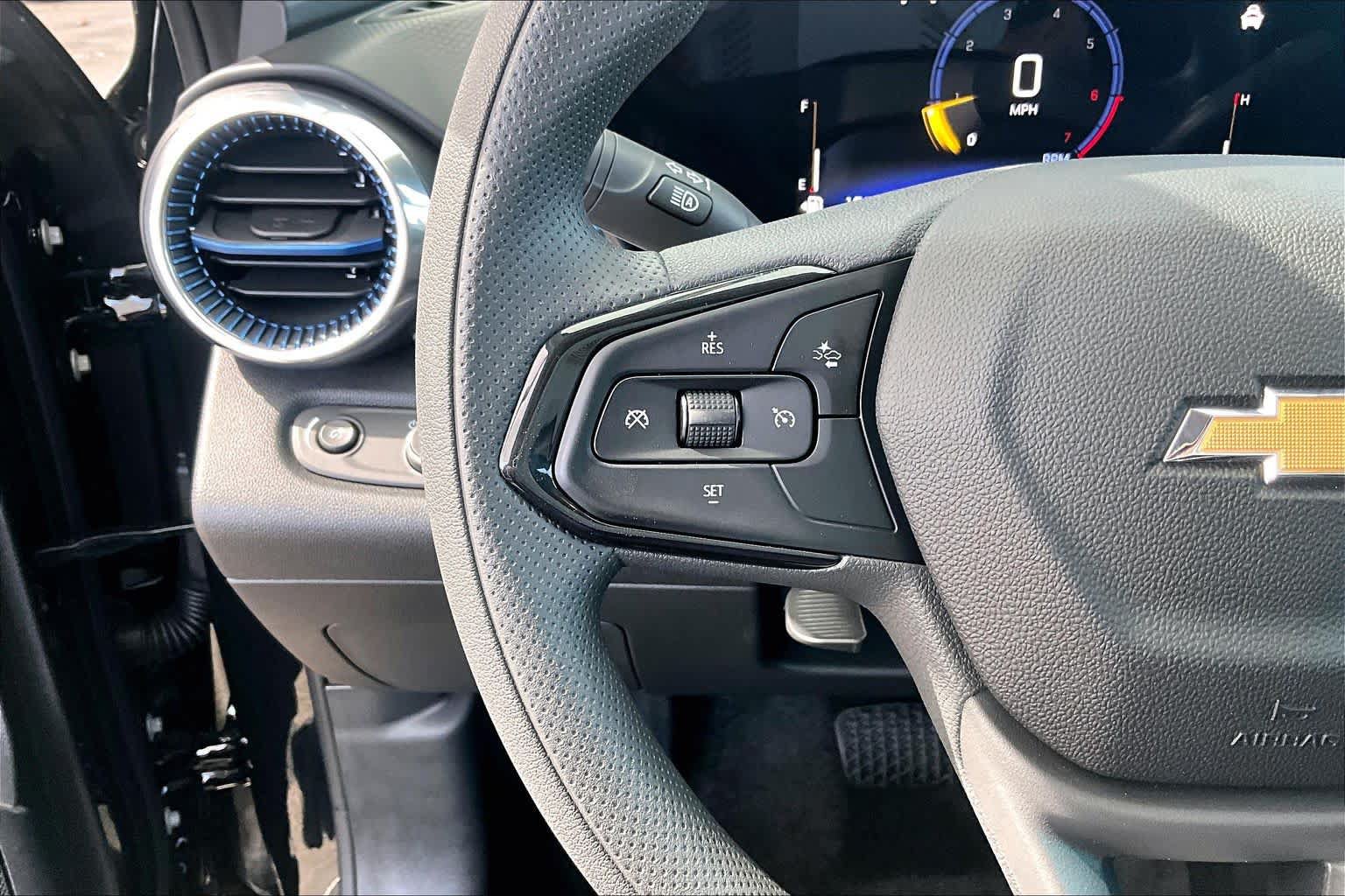 Used 2026 Chevrolet Trax LT FWD image 23