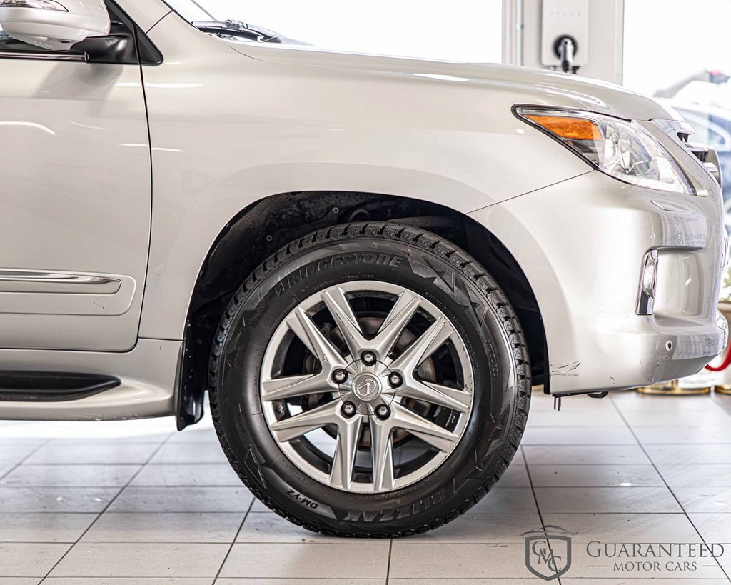 Used 2015 Lexus LX 570 4WD w/ Luxury Package image 11
