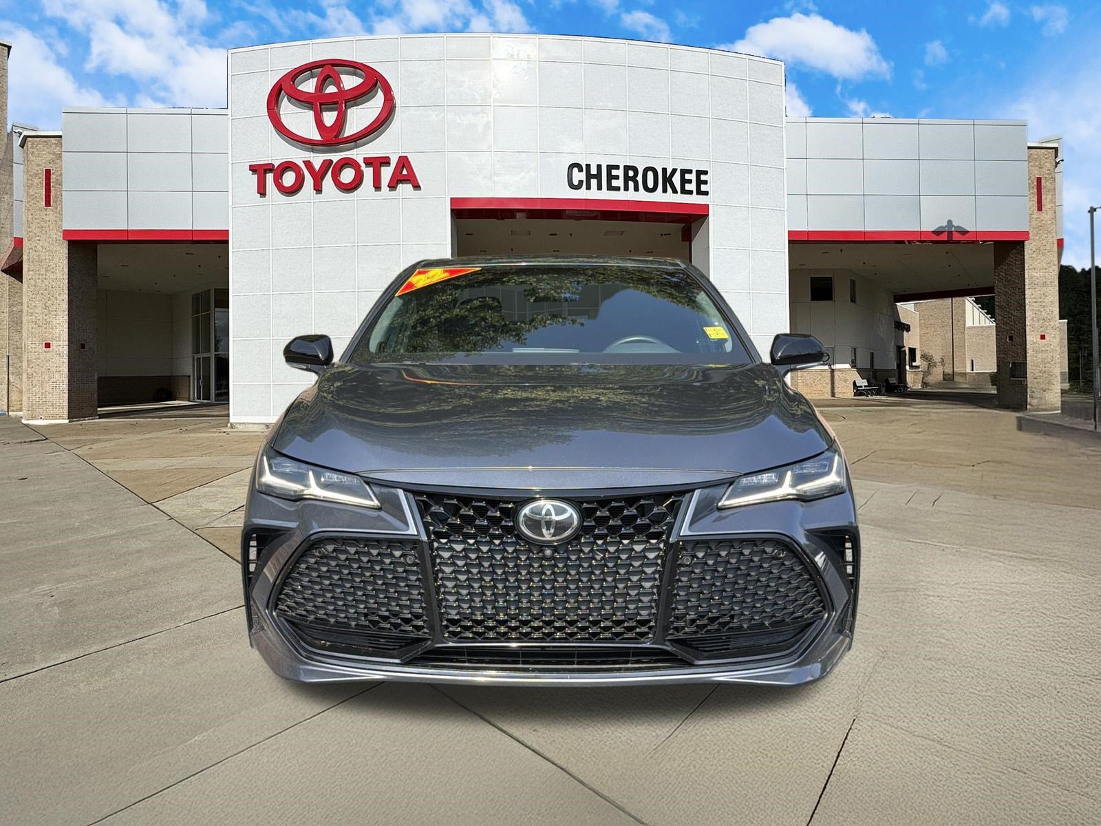 Used 2022 Toyota Avalon Touring w/ Advanced Safety Package FWD image 2