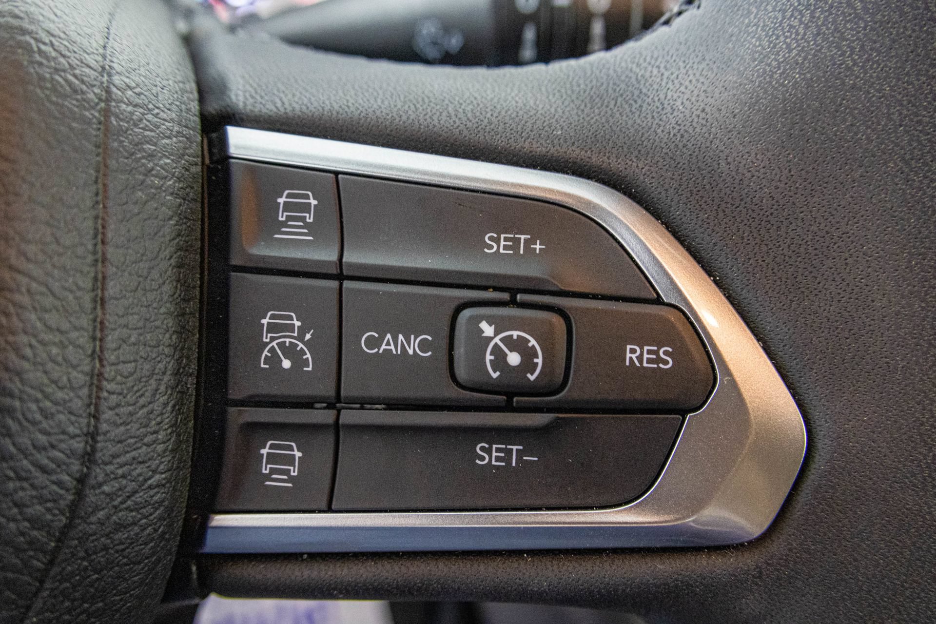 Used 2023 Jeep Compass Latitude w/ Convenience Group AWD/4WD image 33