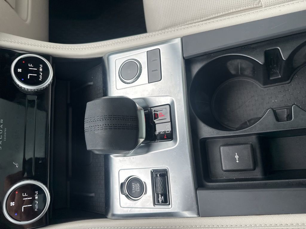 Used 2025 Jaguar F-PACE R-Dynamic S image 19