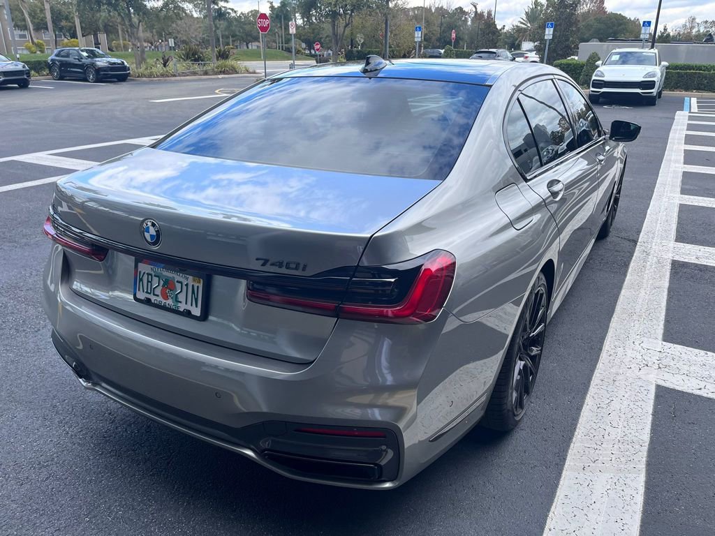 Used 2022 BMW 740i w/ M Sport Package image 10