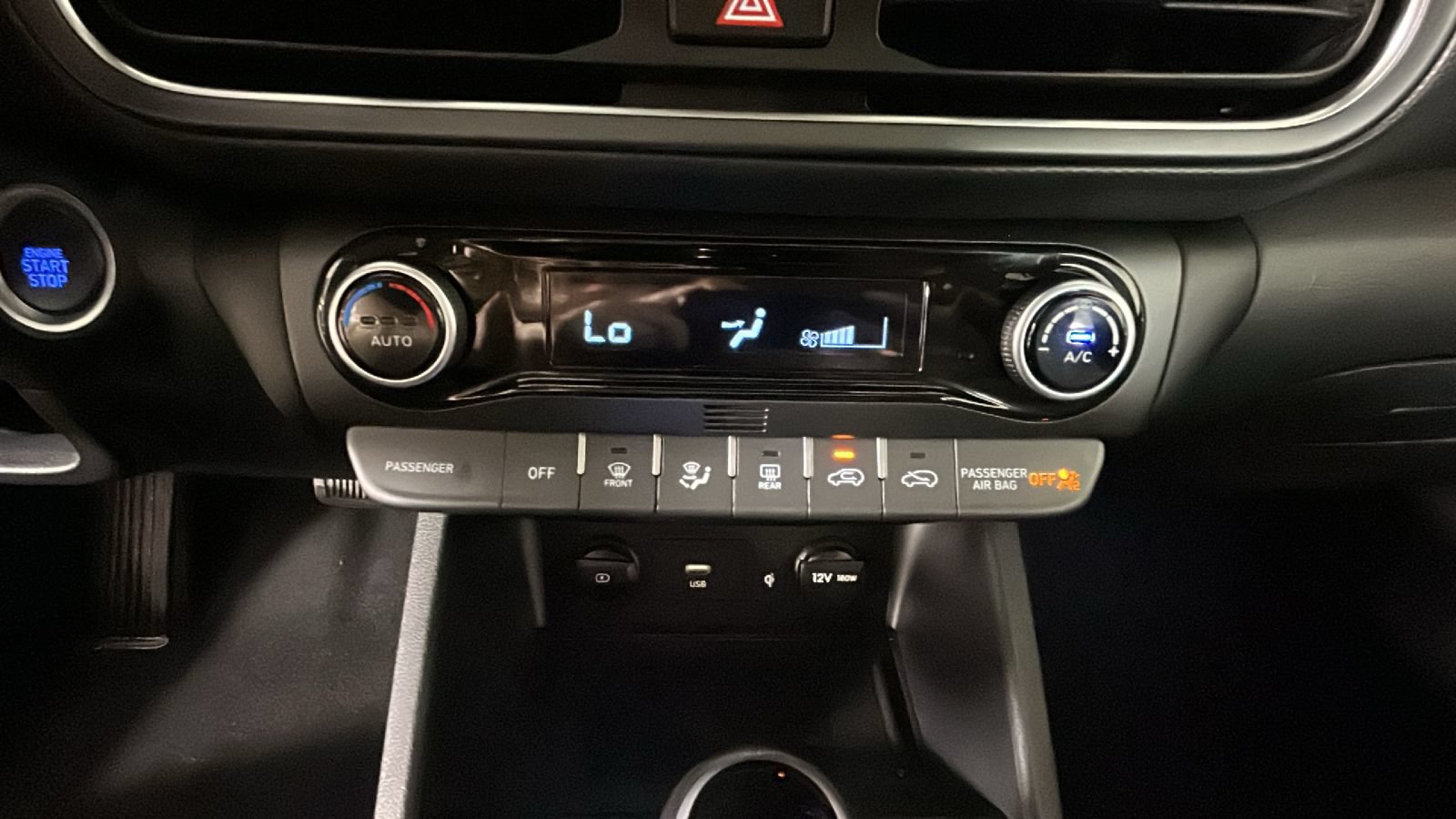 Used 2023 Hyundai Kona Limited AWD/4WD image 27