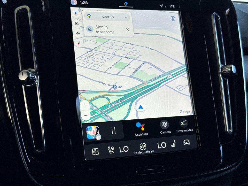 Certified 2023 Volvo C40 P8 Recharge Ultimate image 18