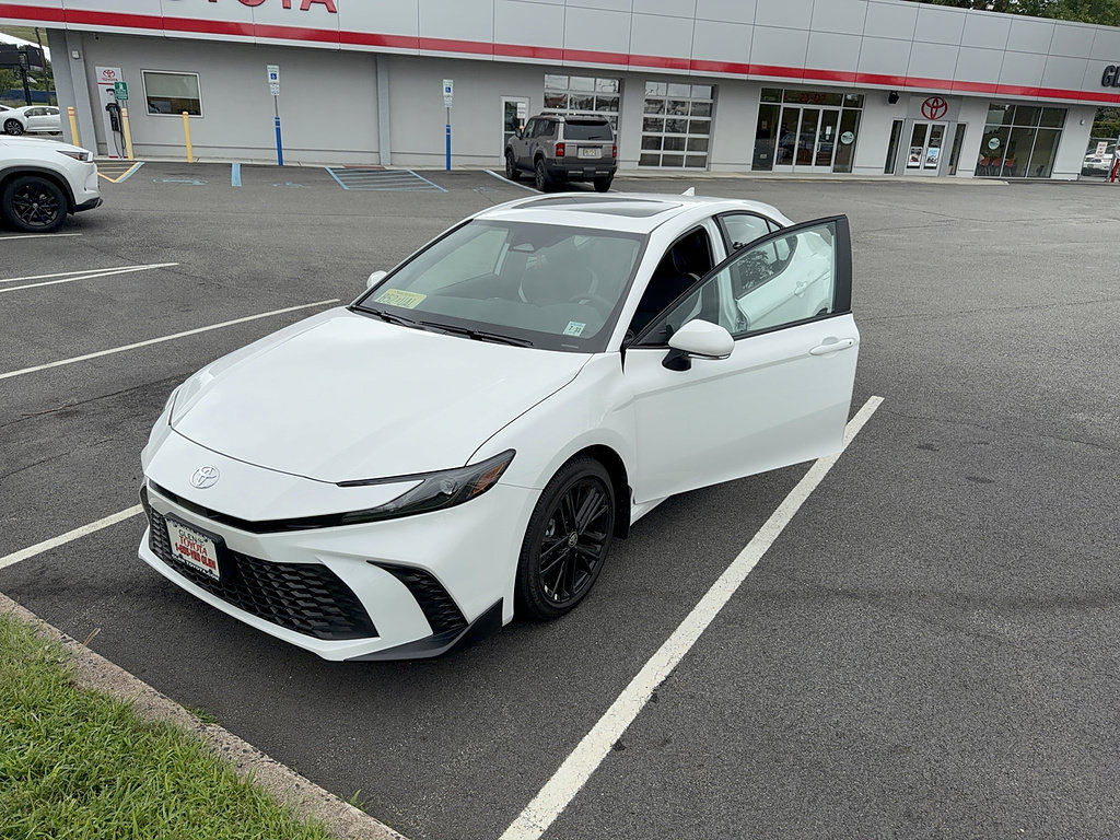 Used 2026 Toyota Camry SE w/ Convenience Package