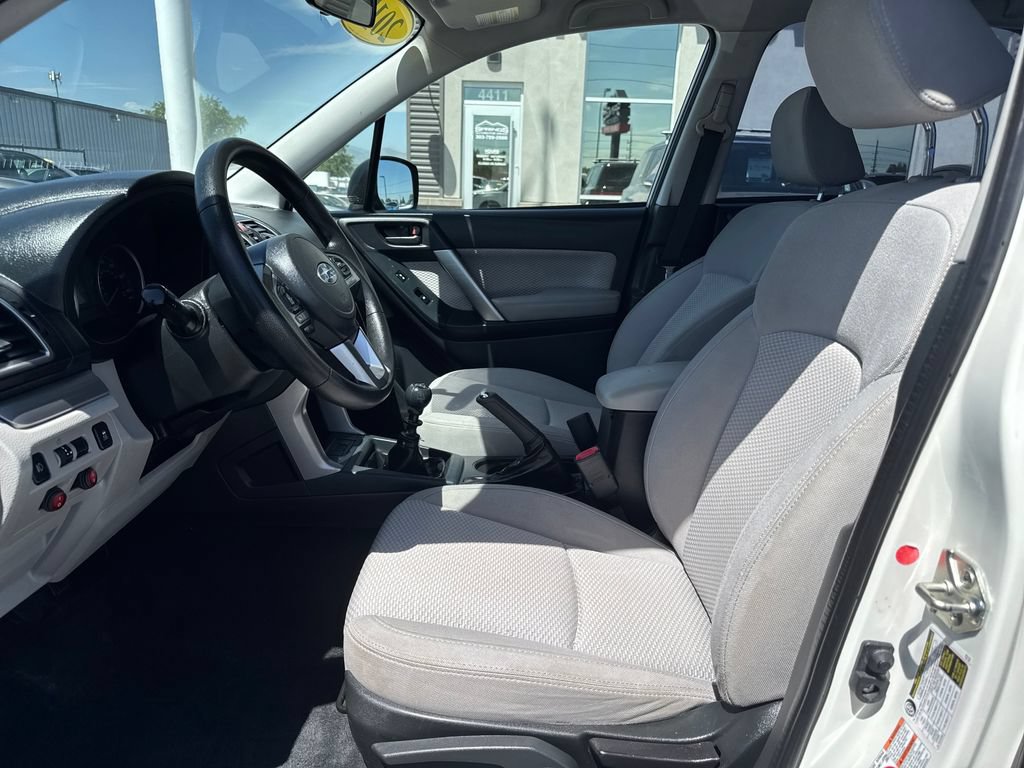 Used 2017 Subaru Forester 2.5i AWD/4WD image 9