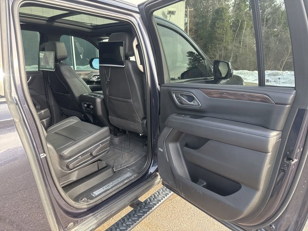 Used 2022 Chevrolet Suburban Z71 w/ Luxury Package image 25