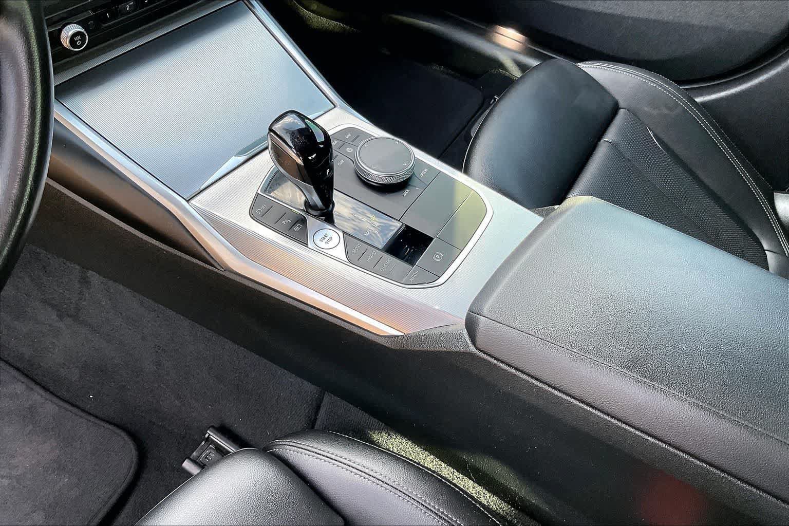 Used 2022 BMW 330e xDrive AWD/4WD image 16