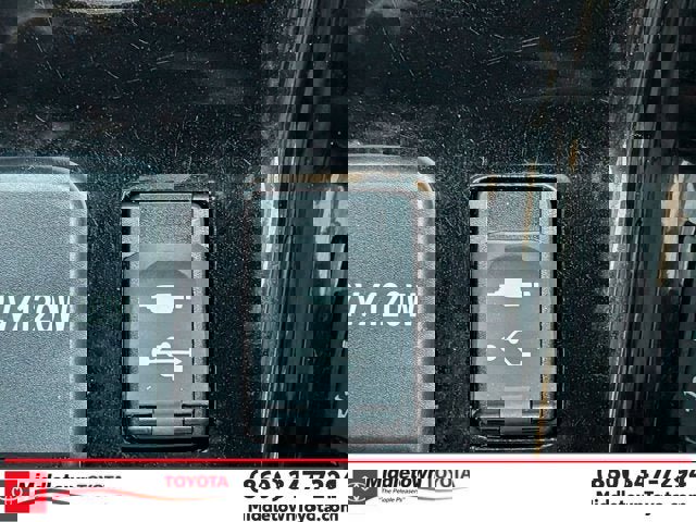 Used 2017 Toyota Prius Prime Premium image 26