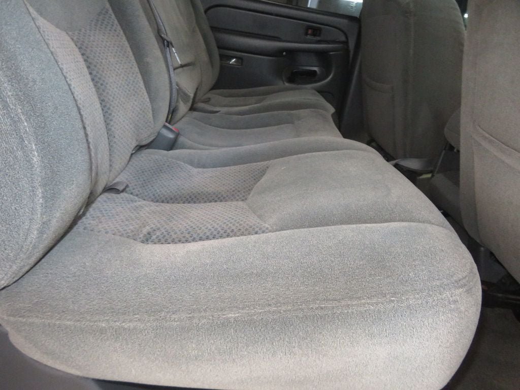 Used 2004 Chevrolet Silverado 2500 LS w/ Skid Plate Package AWD/4WD image 28