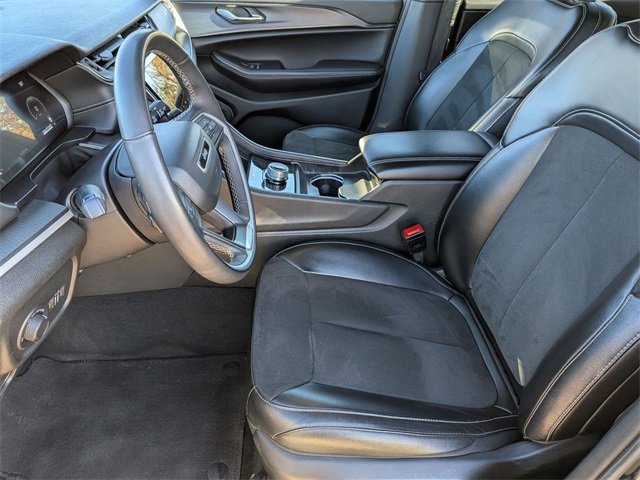 Certified 2024 Jeep Grand Cherokee L Laredo image 12