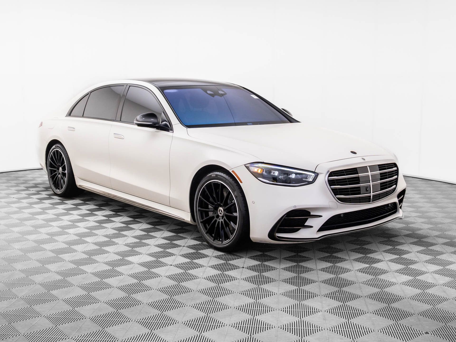 Used 2023 Mercedes-Benz S 500 4MATIC w/ AMG Line image 7