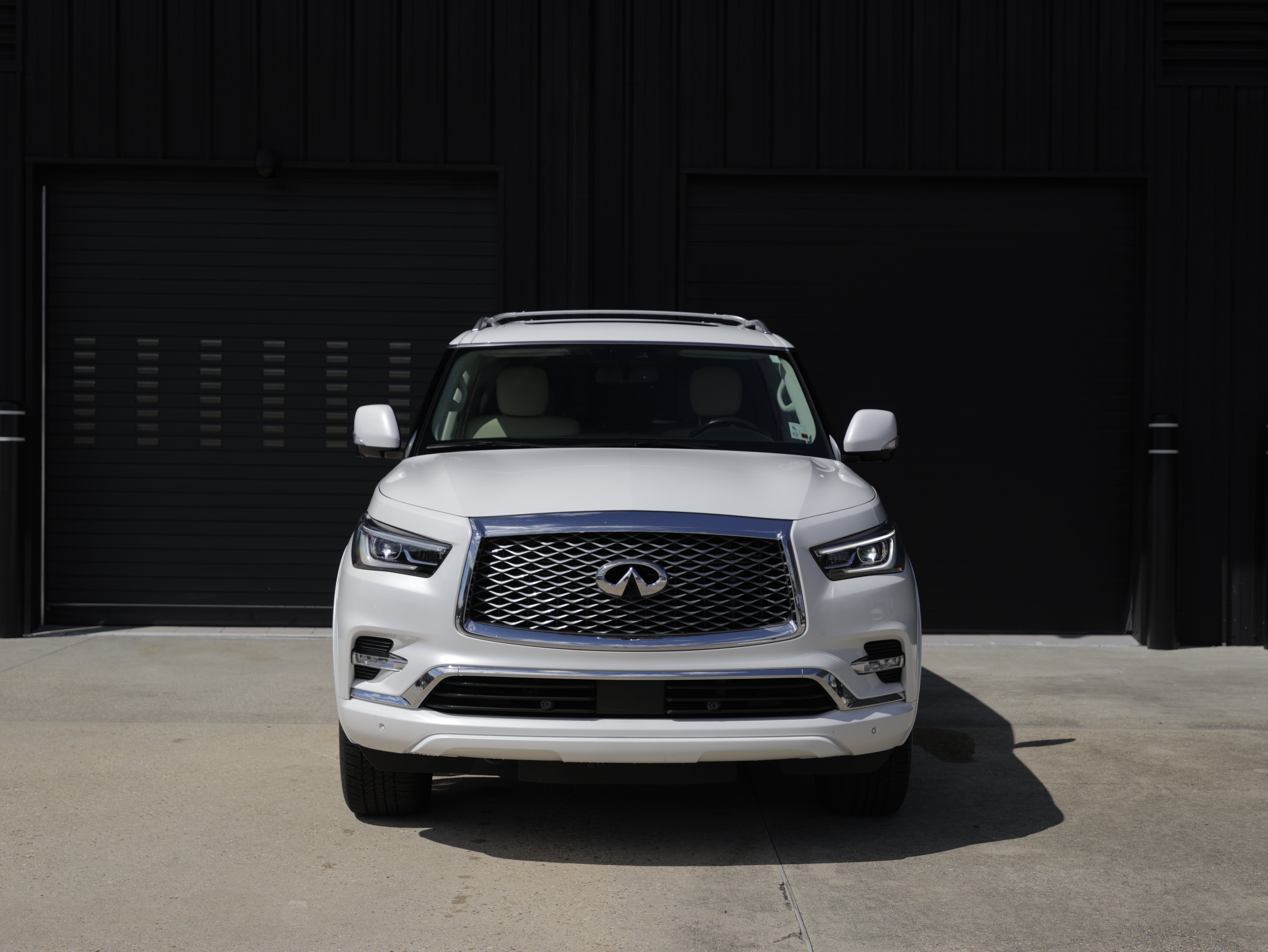 Used 2019 INFINITI QX80 Luxe w/ All-Season Package RWD image 8