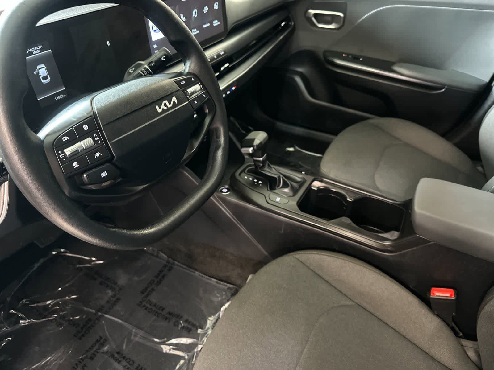Used 2025 Kia K4 FWD image 12
