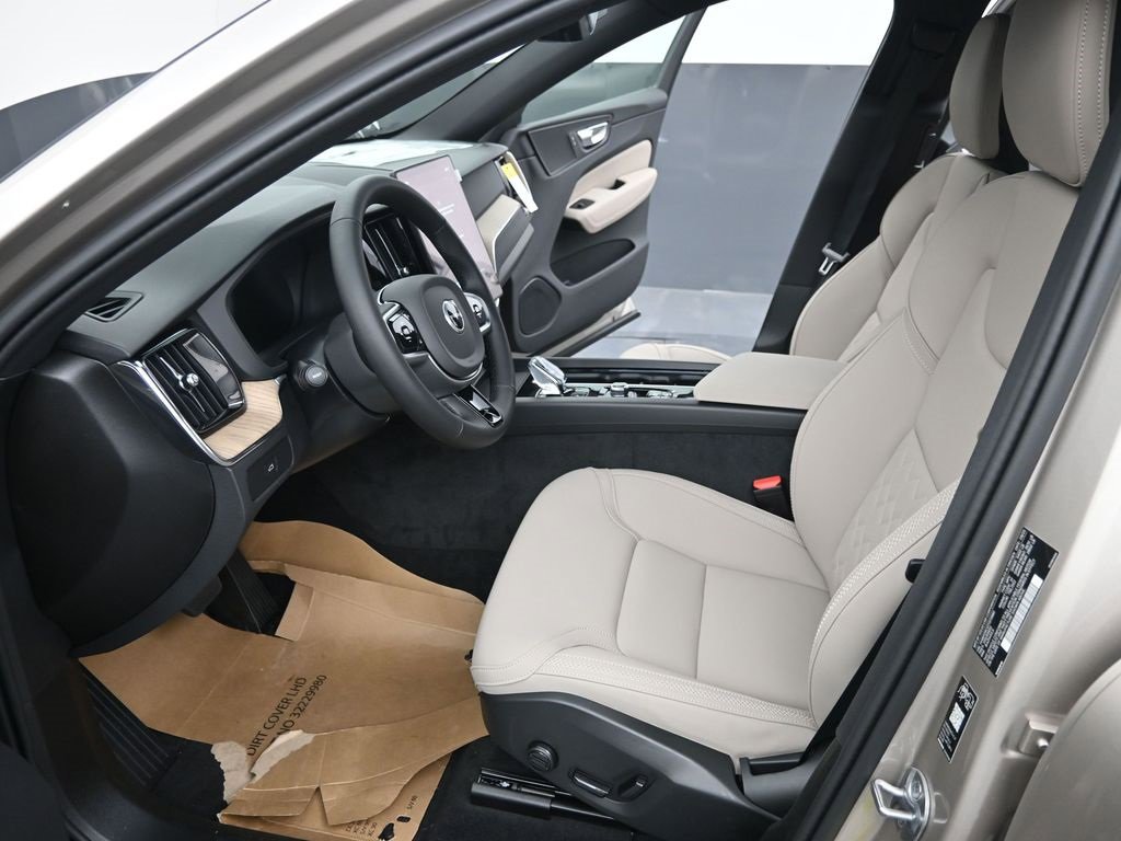 New 2026 Volvo XC60 B5 Plus w/ Protection Package Premier image 13