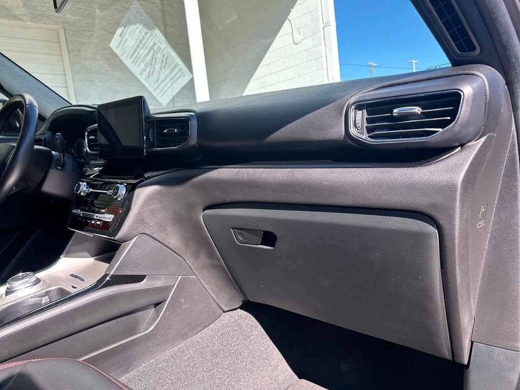 Certified 2023 Ford Explorer ST-Line w/ Class IV Trailer Tow Package image 16