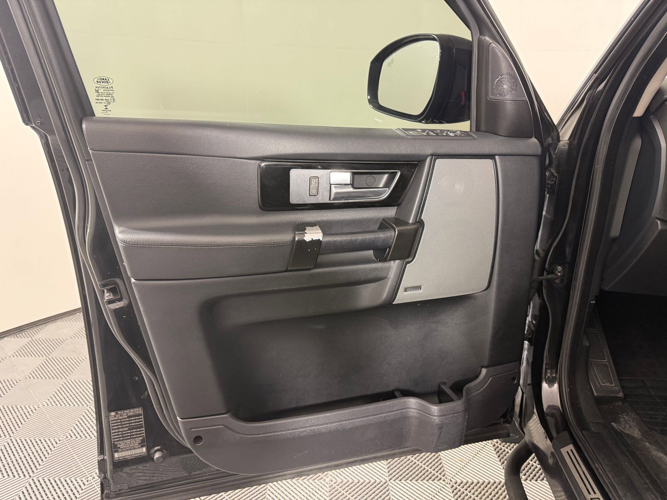 Used 2016 Land Rover LR4 HSE image 20