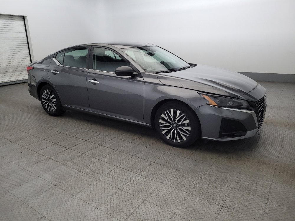 Used 2024 Nissan Altima 2.5 SV image 11